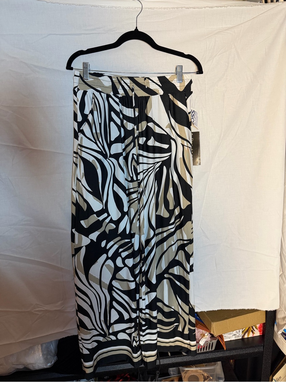 Black & White Abstract Print Women's Pants